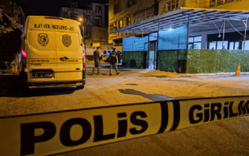 Adana Kahvehanesinde