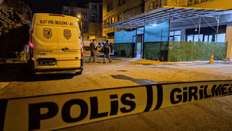 Adana Kahvehanesinde