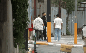 Polise bıçakla