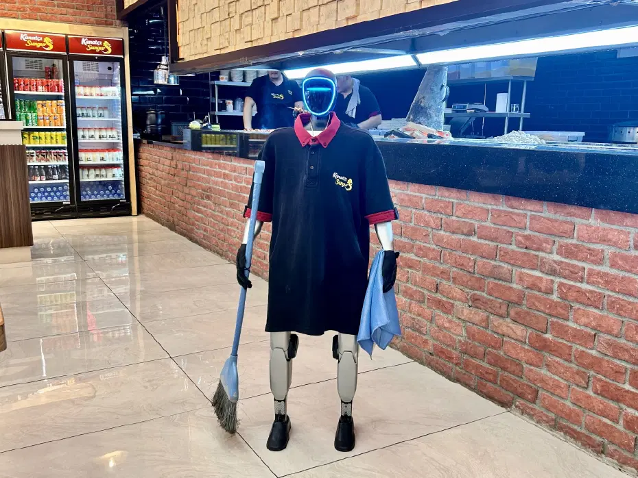 Robot garson,